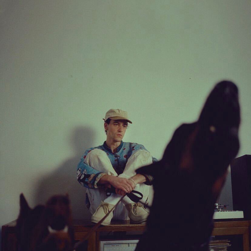 Noah Guy Shares Irresistible Single, “2 DOGS 1 LEASH”